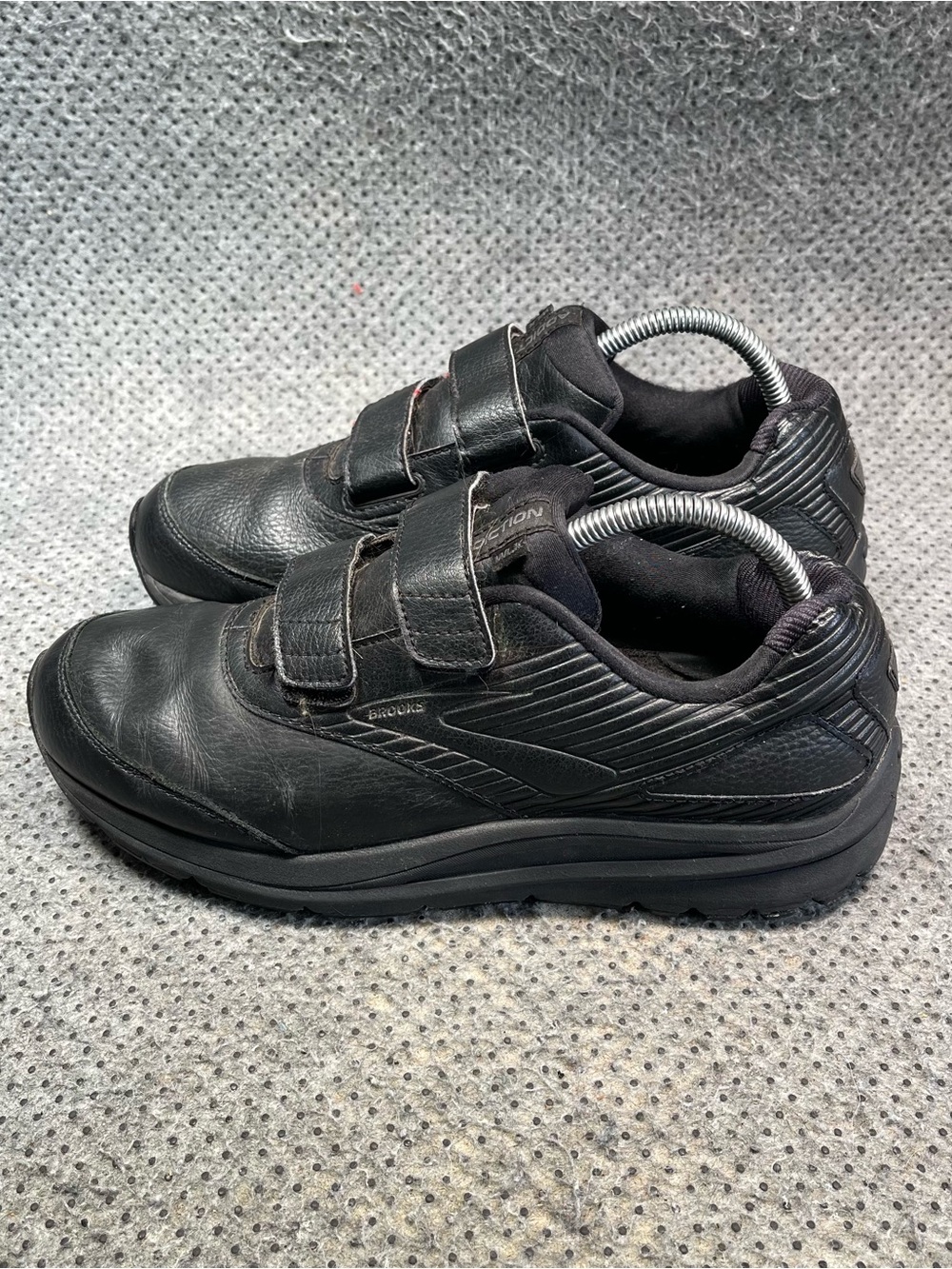 Brooks Addiction Black Leather Strap Shoes Size 9.5 Women’s